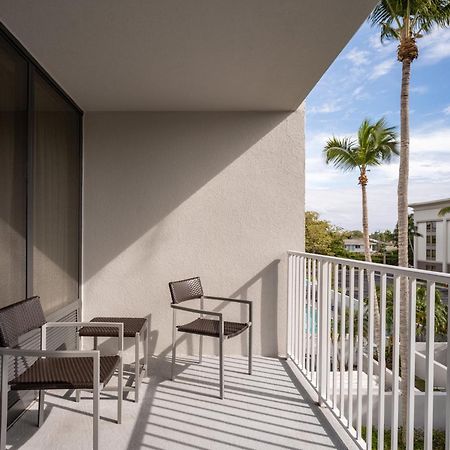Courtyard By Marriott - Naples Hotel Exterior photo