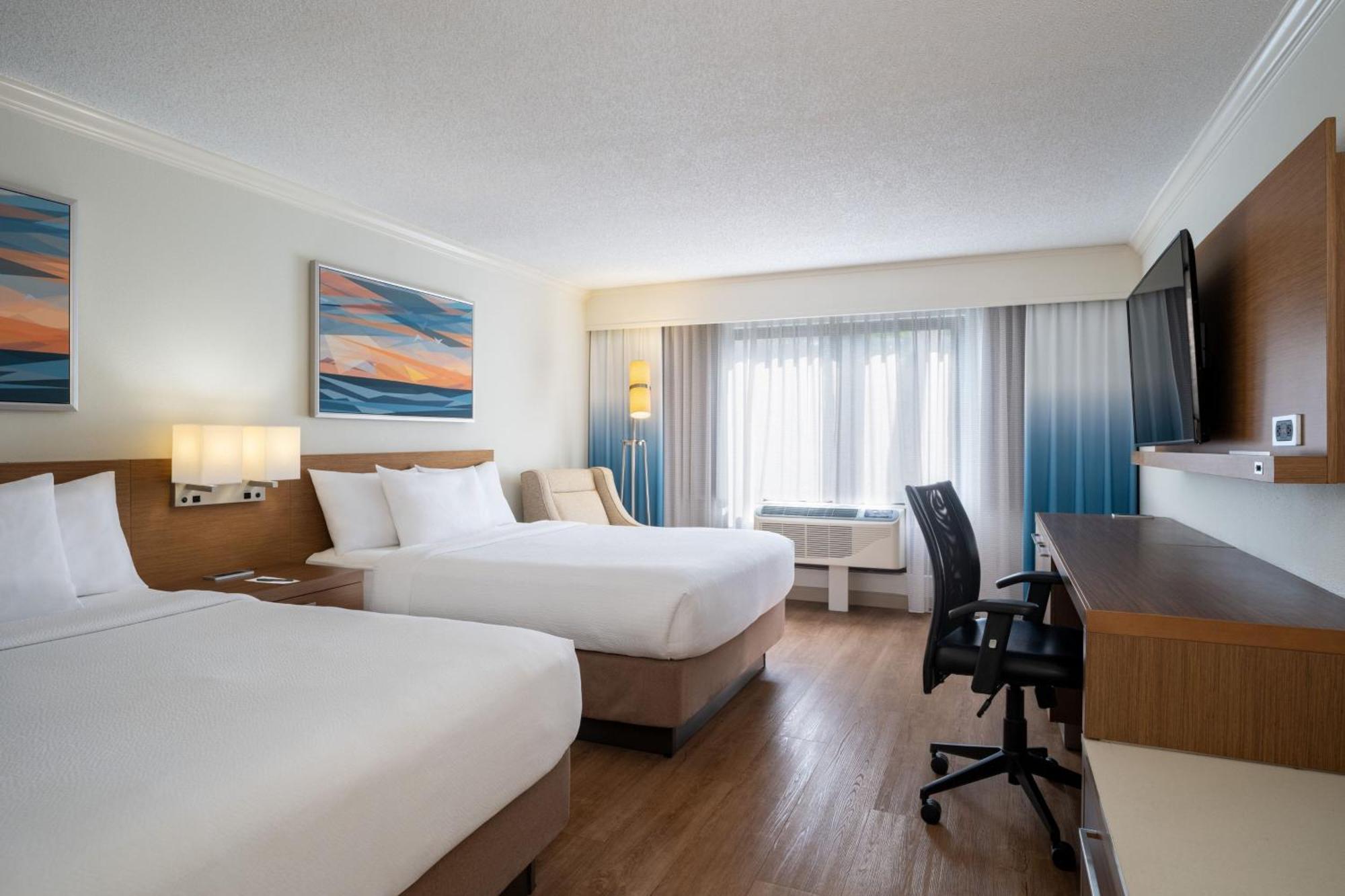 Courtyard By Marriott - Naples Hotel Exterior photo