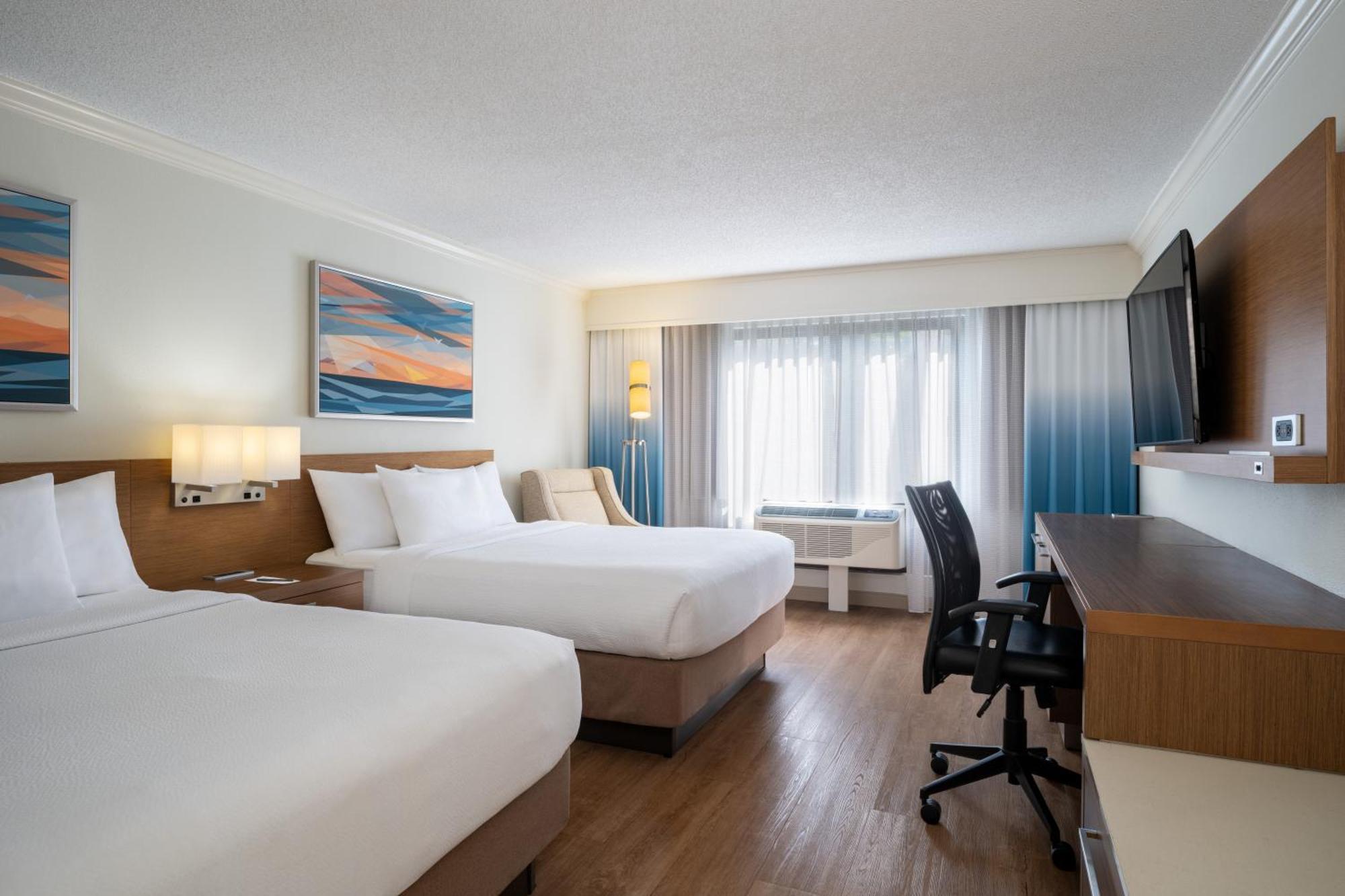 Courtyard By Marriott - Naples Hotel Exterior photo