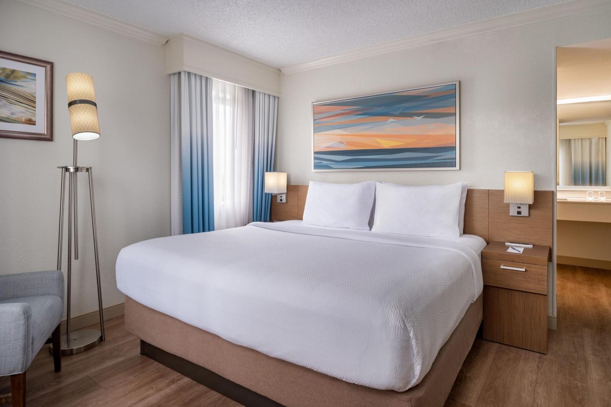 Courtyard By Marriott - Naples Hotel Exterior photo