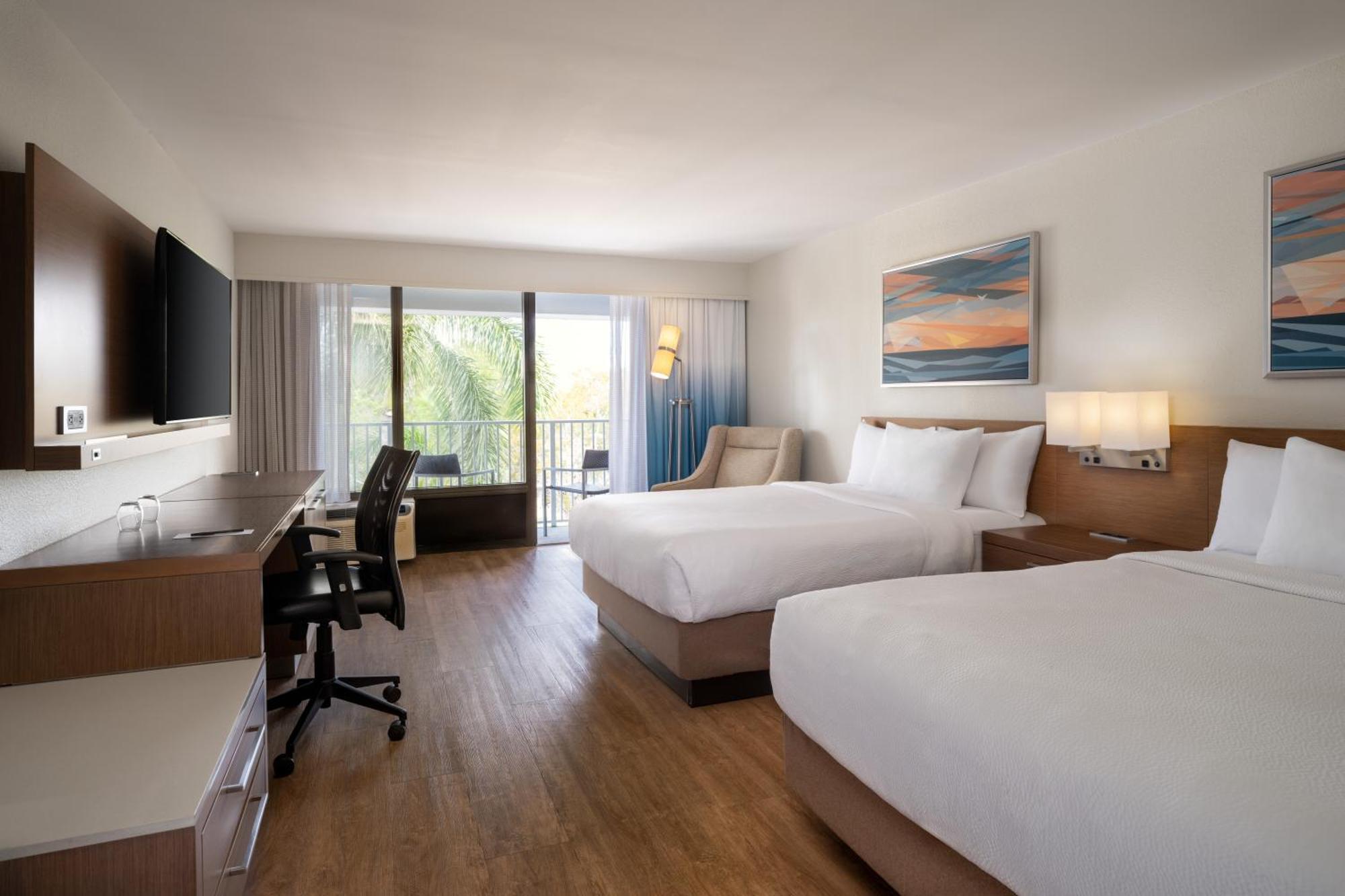 Courtyard By Marriott - Naples Hotel Exterior photo