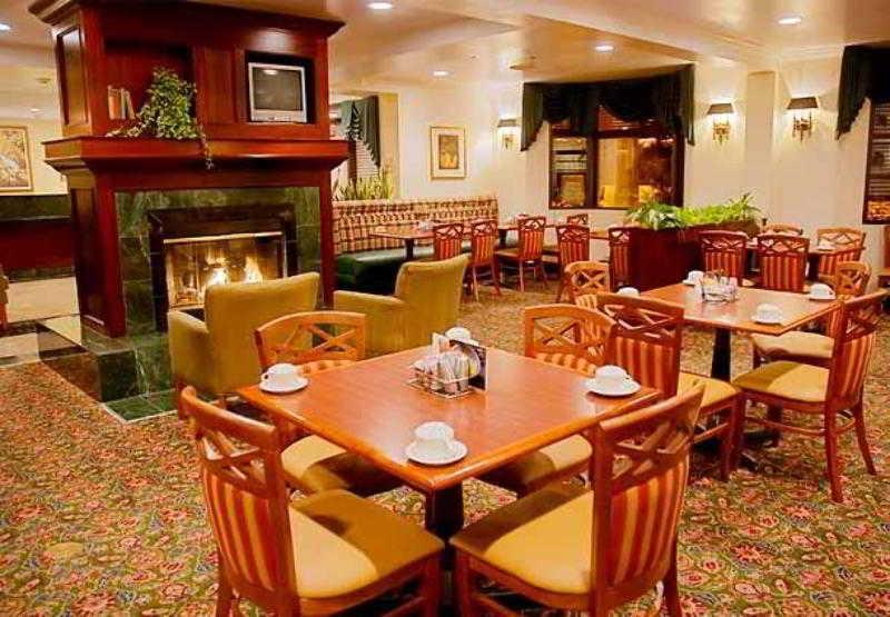 Courtyard By Marriott - Naples Hotel Restaurant photo