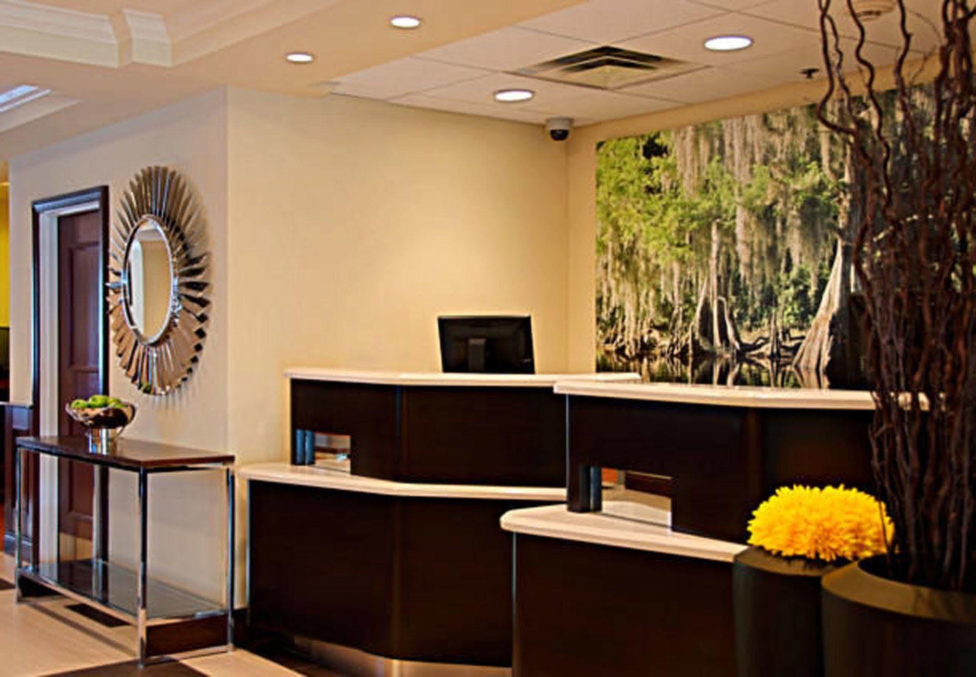 Courtyard By Marriott - Naples Hotel Exterior photo