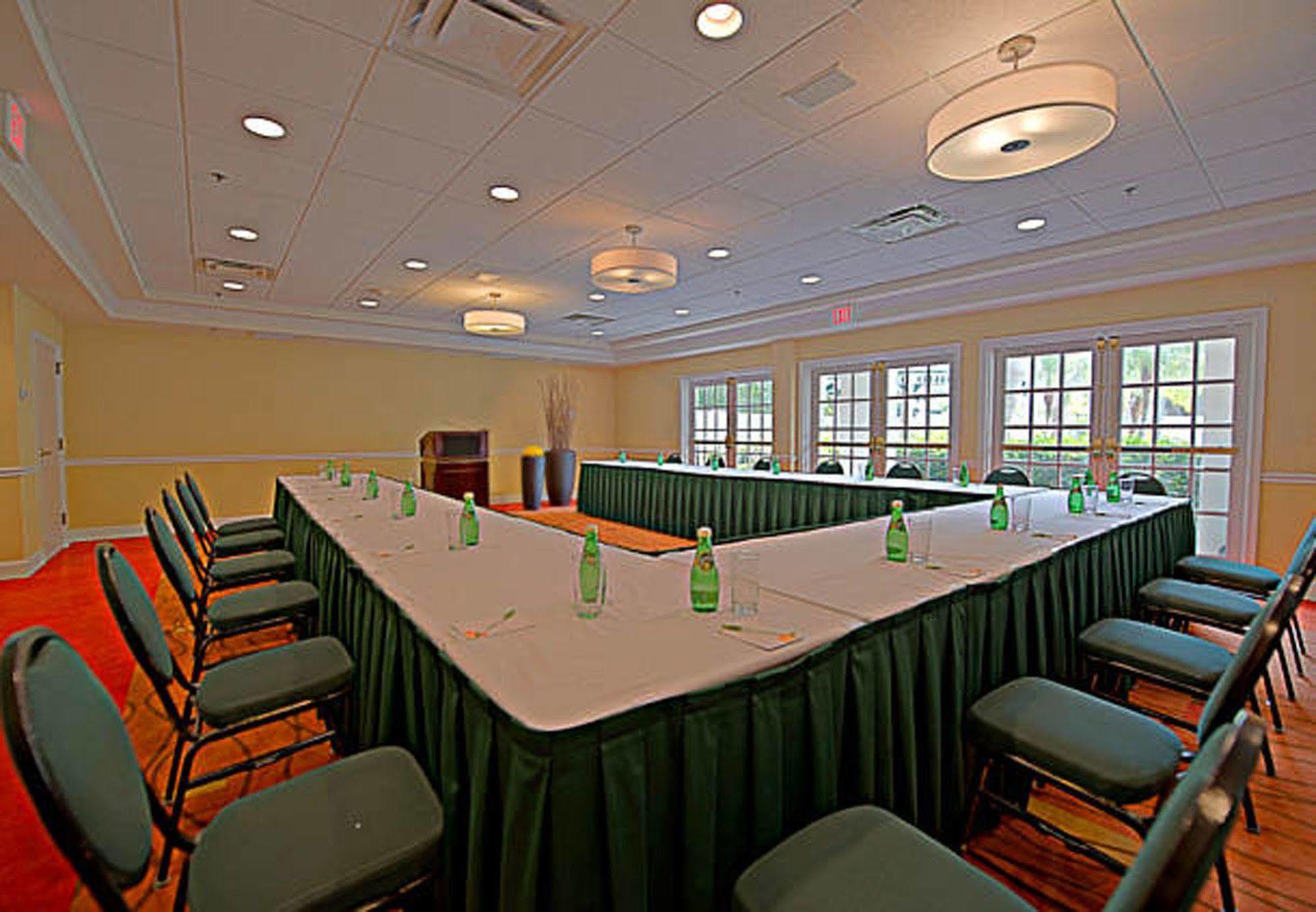 Courtyard By Marriott - Naples Hotel Business photo