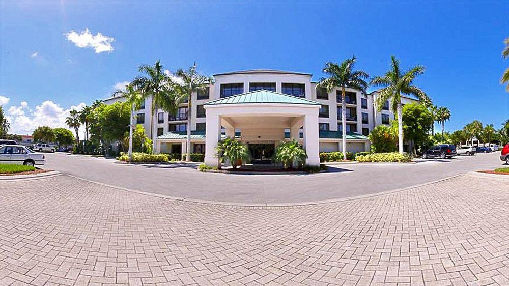 Courtyard By Marriott - Naples Hotel Exterior photo