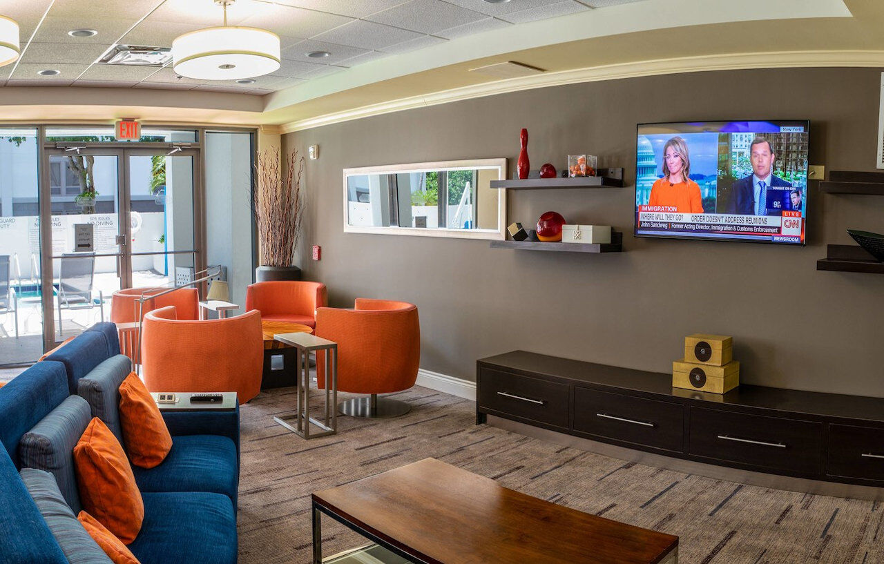 Courtyard By Marriott - Naples Hotel Exterior photo